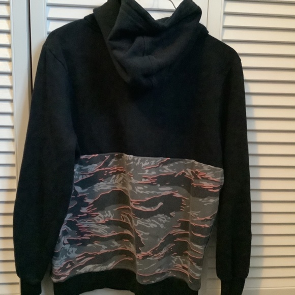 Young & Reckless hoodies Youth large - Picture 6 of 8